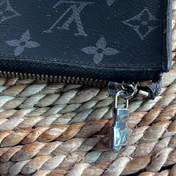 Louis Vuitton coin bag/ wallet monogram eclipse canvas - Picture 4 of 5